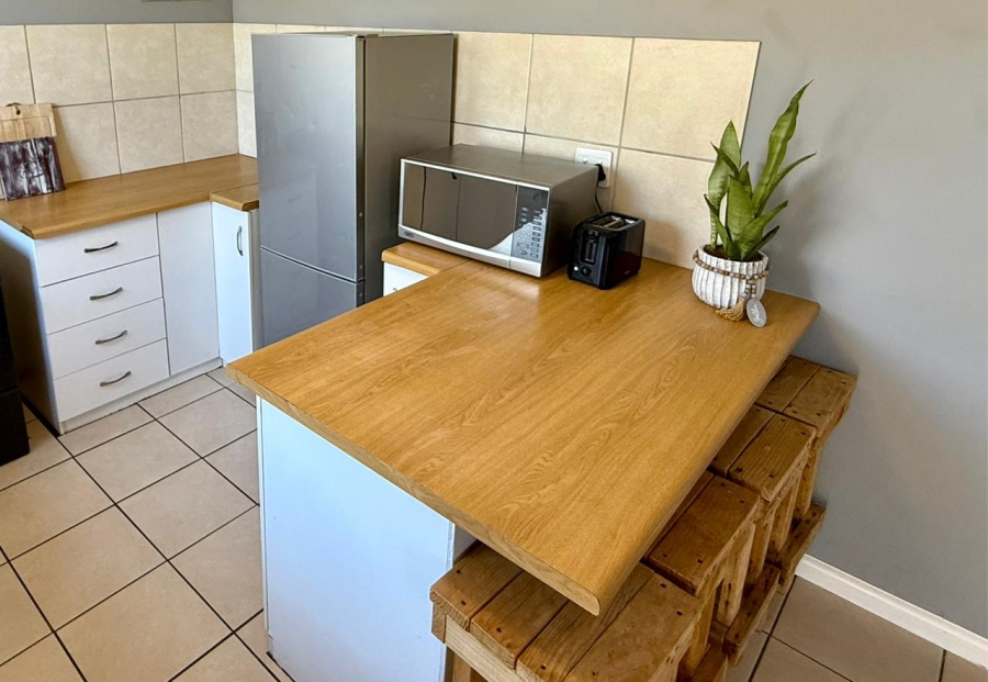To Let 2 Bedroom Property for Rent in Country Club Western Cape